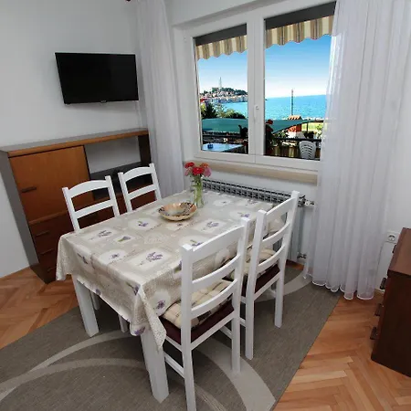 Apartment Charmantes Nur 400 Meter Zum Mit Meerblick, Grillbereich, Klima, Wifi Rovinj