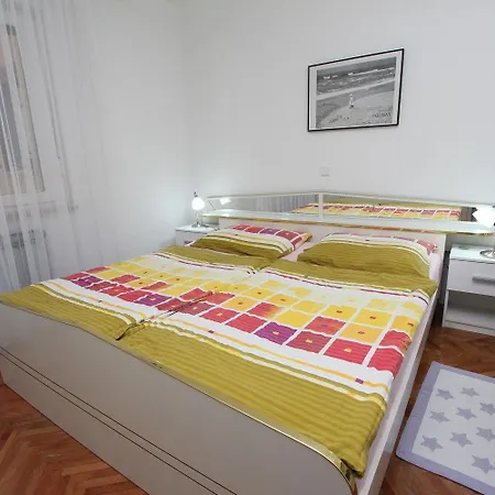 Apartment Charmantes Nur 400 Meter Zum Mit Meerblick, Grillbereich, Klima, Wifi Rovinj