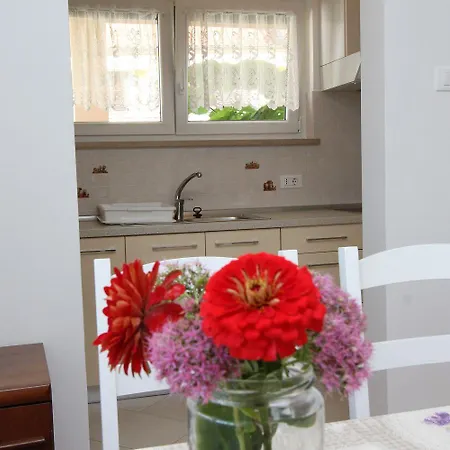Apartment Charmantes Nur 400 Meter Zum Mit Meerblick, Grillbereich, Klima, Wifi