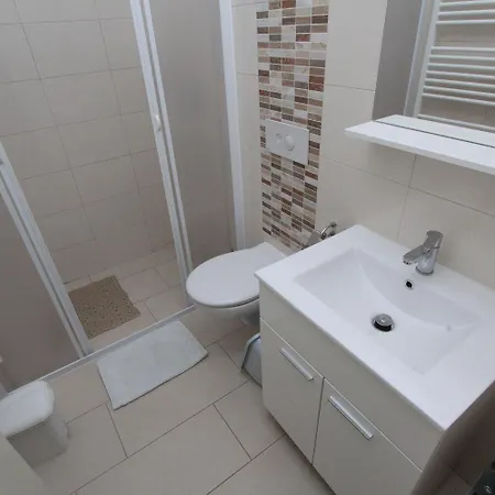 Charmantes Nur 400 Meter Zum Mit Meerblick, Grillbereich, Klima, Wifi Appartamento Rovigno