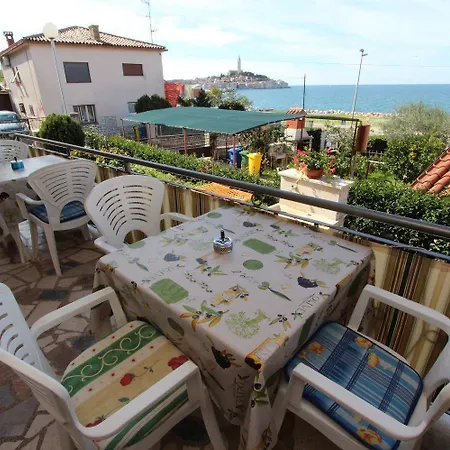 Charmantes Nur 400 Meter Zum Mit Meerblick, Grillbereich, Klima, Wifi Rovigno